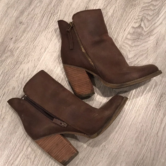 Sbicca Chestnut Brown Booties - Picture 1 of 1